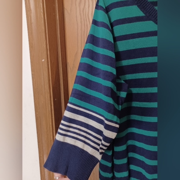 ONE A striped 3/4 sleeves knit top - Picture 2 of 6